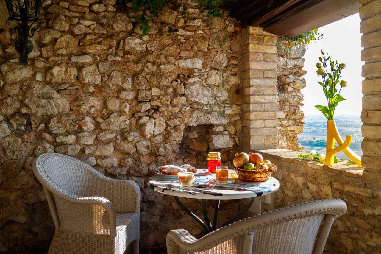 Relais Borgo Lizori Country House Campello sul Clitunno Exteriér fotografie